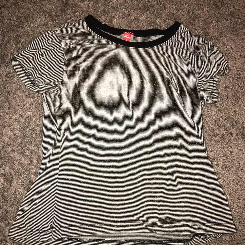 Guess women’s shirt size small